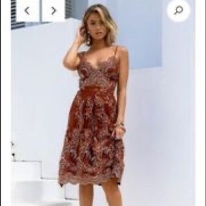 Beautiful cocktail dress! Never worn.